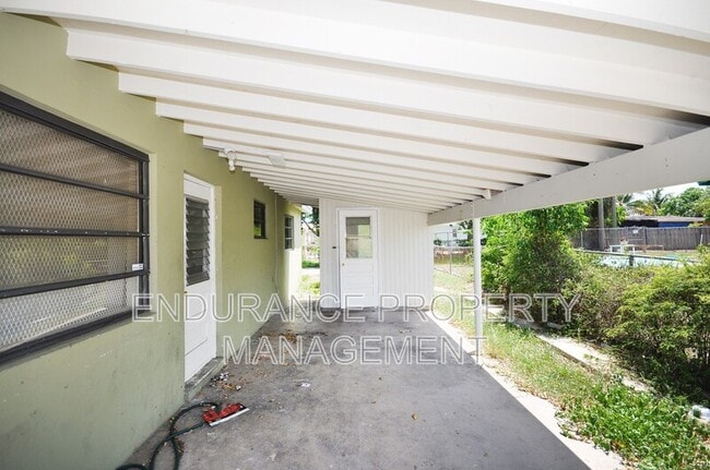 Building Photo - 1321 W 25th St