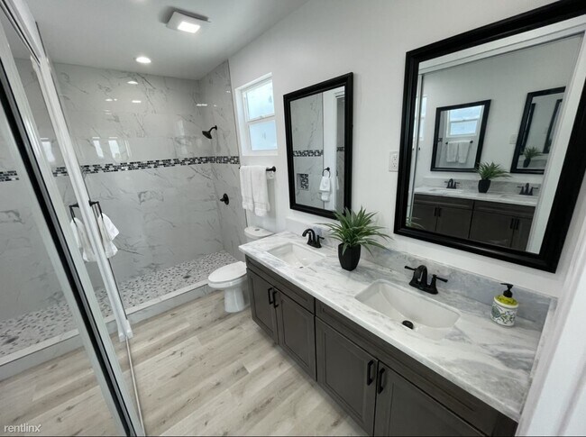 Building Photo - 3 br, 2 bath House - 4325 Clairemont Drive