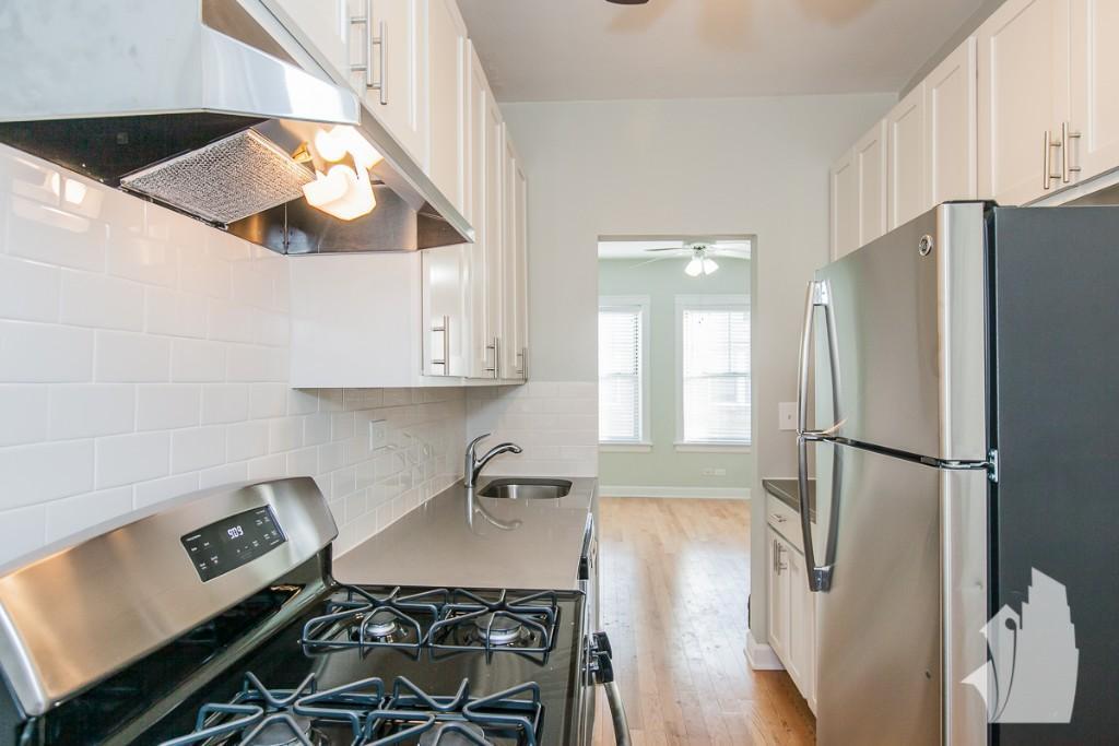 Primary Photo - 1916 W Winona St