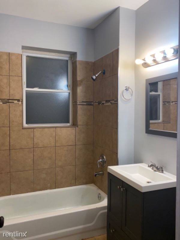 Foto principal - 6112 S Maplewood Ave