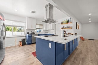 Building Photo - 5165 Alumni Pl