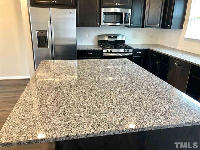 Foto del edificio - 804 Richmont Grove Ln