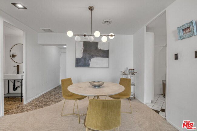 Foto del edificio - 10433 Wilshire Blvd