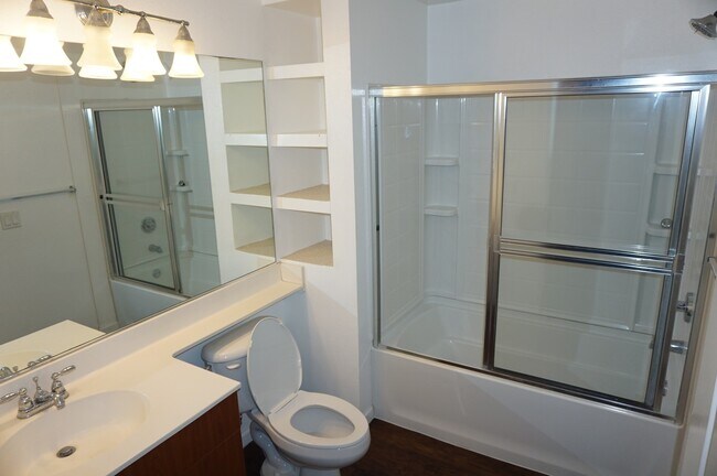 Building Photo - Resort Style Living 1 Bedroom In Anaheim's...