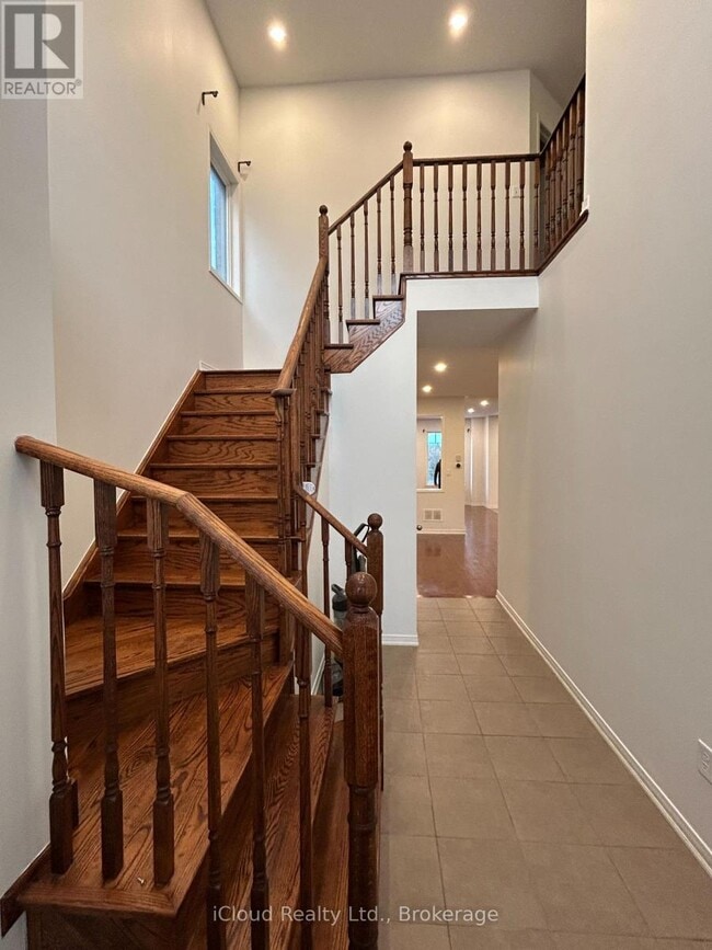 Building Photo - 2381 Secreto Dr