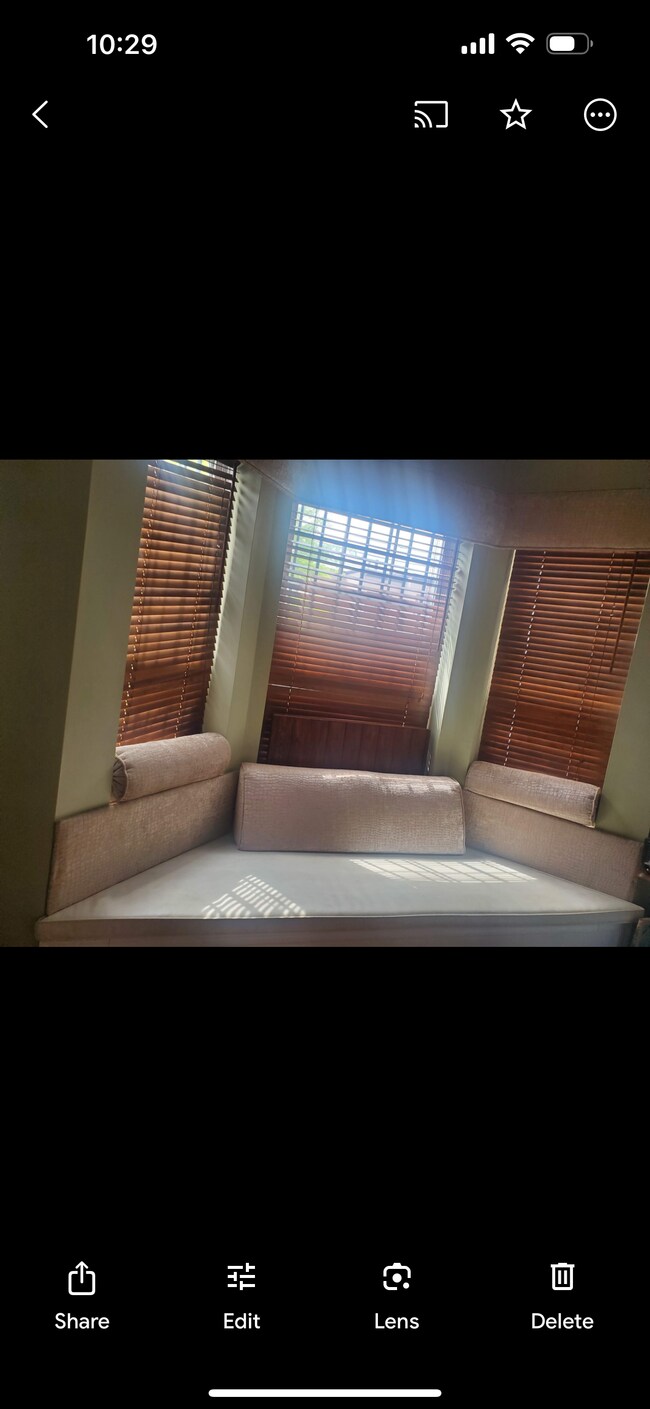 Foto del edificio - 2338 N Howard St