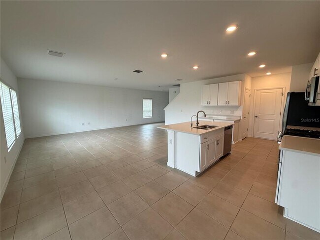 Foto del edificio - 6431 Milestone Lp