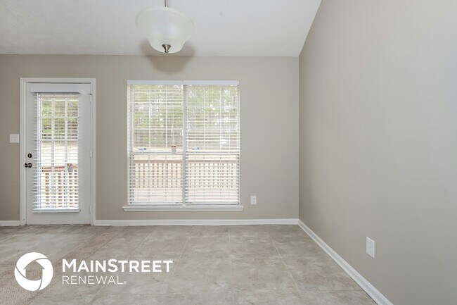 Foto del edificio - 18 Oakdale Dr