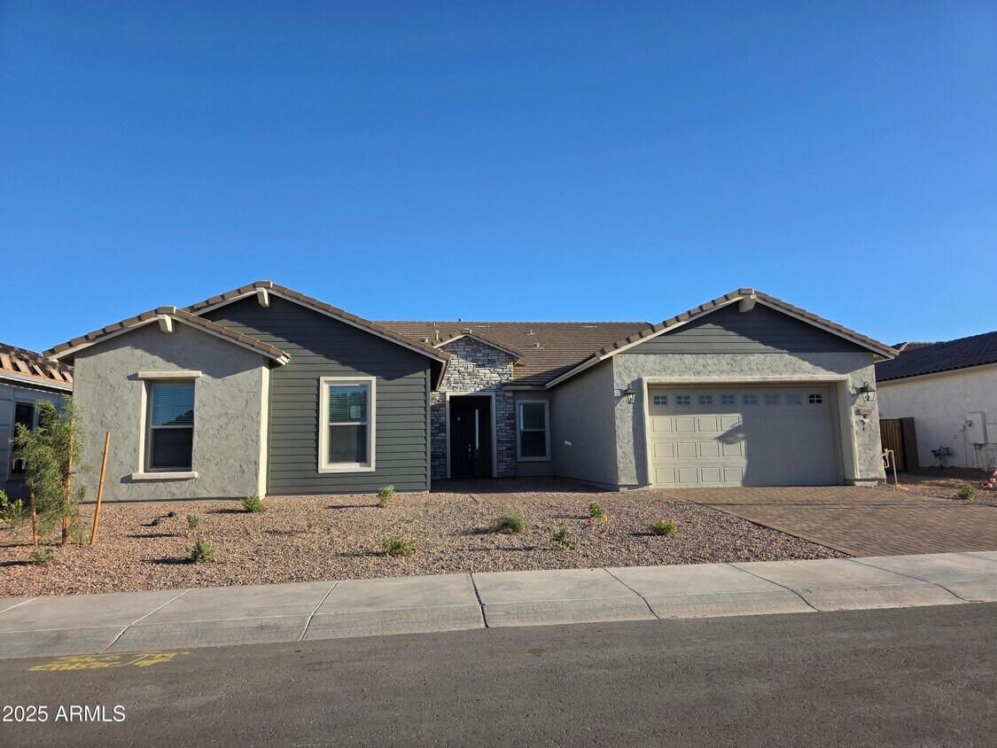 Foto principal - 7641 W Staghorn Rd