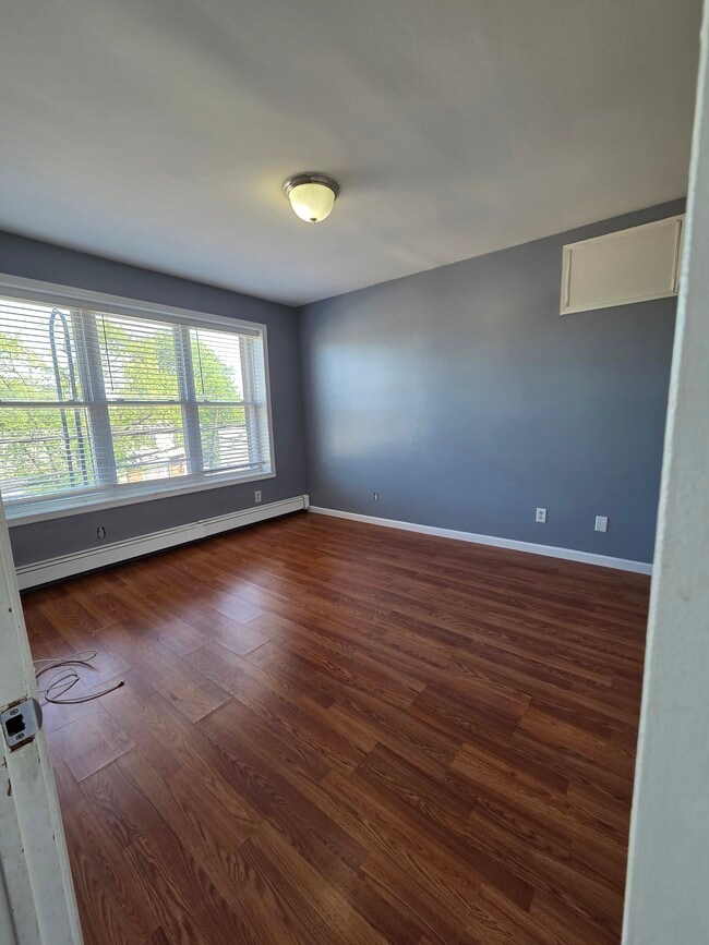 Building Photo - 389 Avenue E
