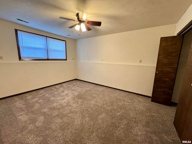 Foto del edificio - 104 E 9th Ave