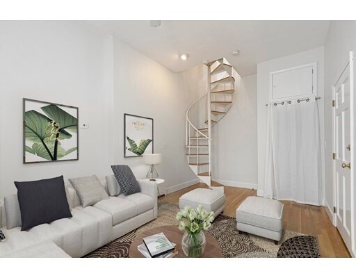 Building Photo - 172 Bunker Hill St