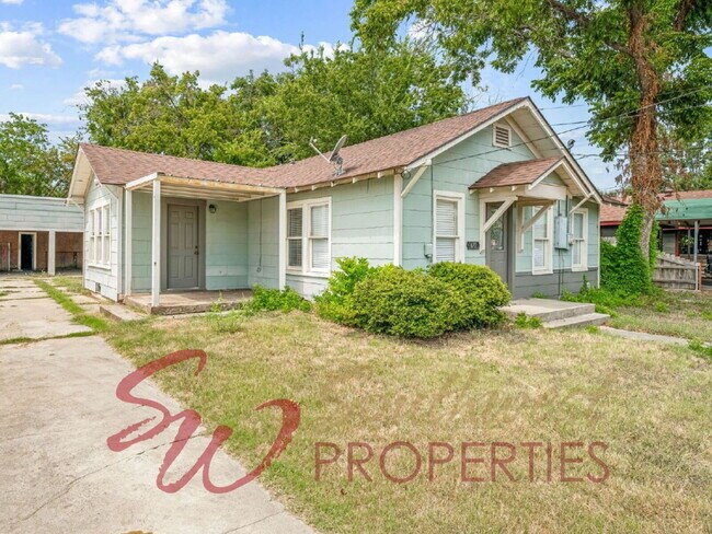 Building Photo - Charming 2 Bed / 1 Bath – Walk to Campus