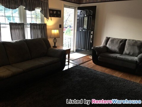 Building Photo - 1455 Pleasantville Dr