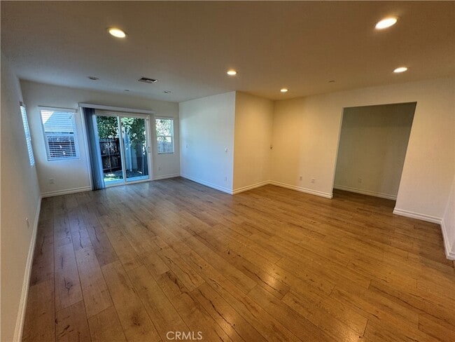 Building Photo - 2304 N Catalina St