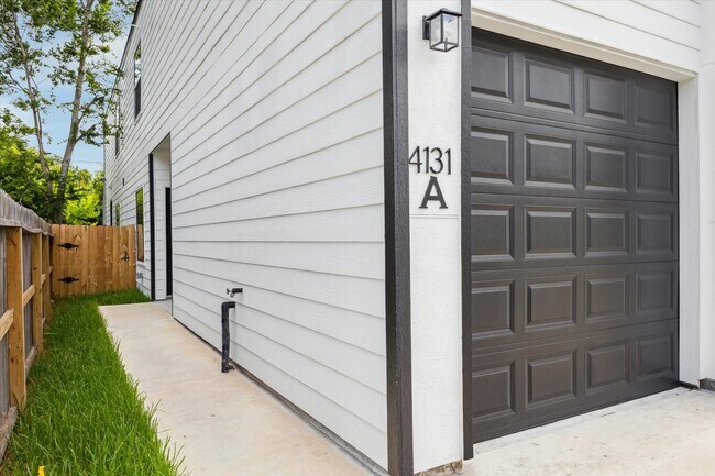 Foto del edificio - 4131 Mallow St