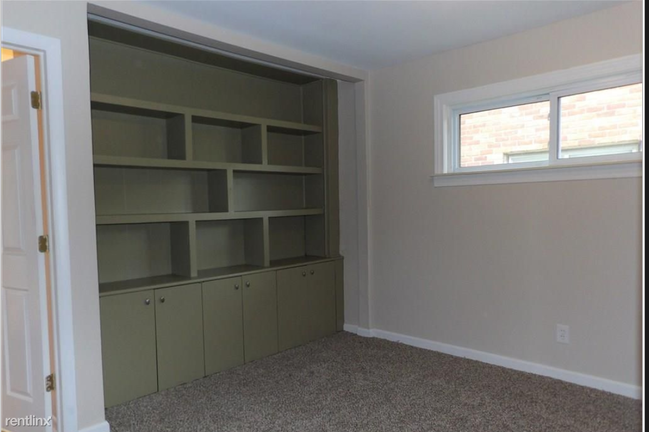 Building Photo - 5 br, 2.5 bath House - 28575 Jahns Dr