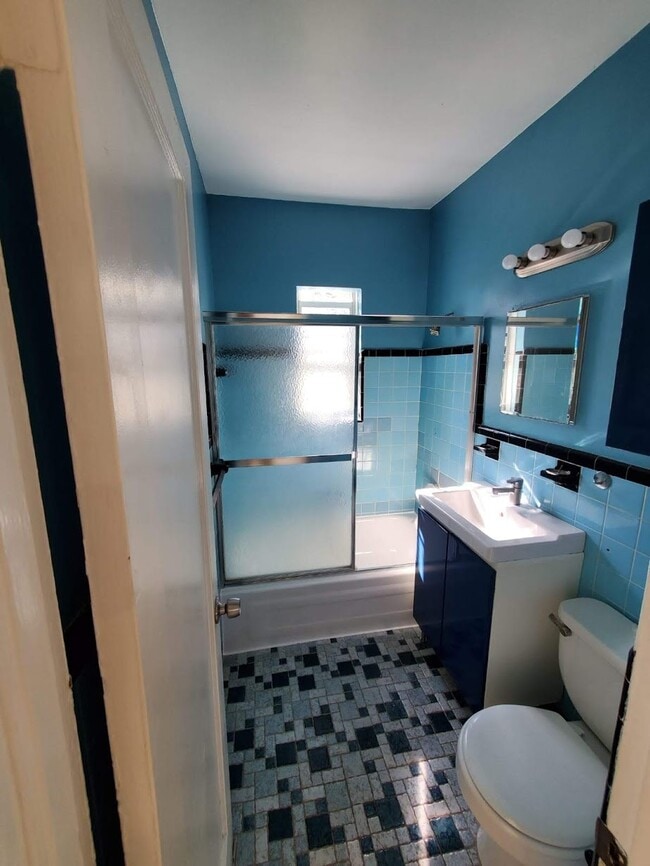 Bathroom - 3762 SW 27th St