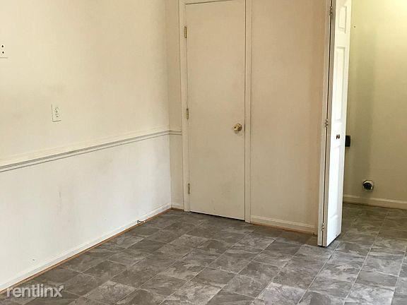 Building Photo - 3 br, 1.5 bath House - 3820 Greenwood Dr
