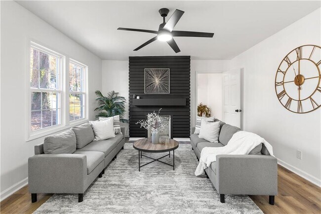 Foto del edificio - 1349 Lockhaven Cir SW