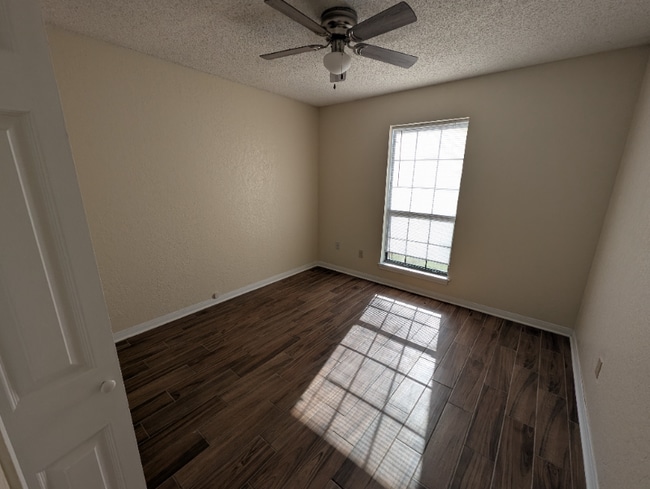 Building Photo - 2319 Whitney Dr