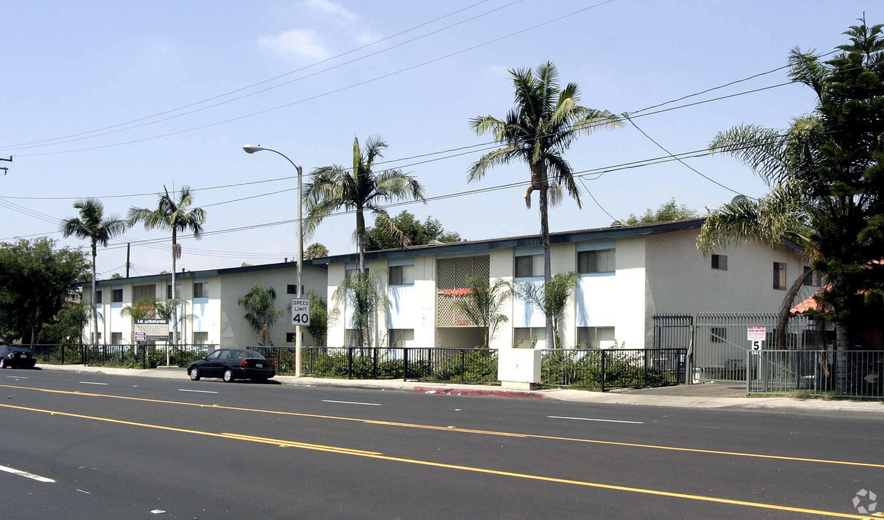 Building Photo - La Arboleda