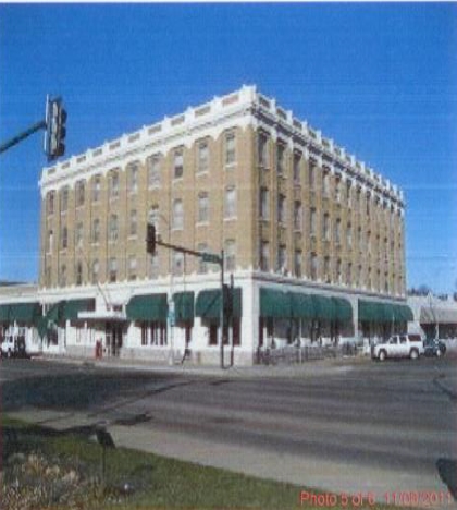 Primary Photo - Lewis and Clark Apartments