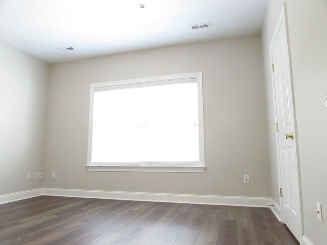 Building Photo - 21725 Aftonshire Dr