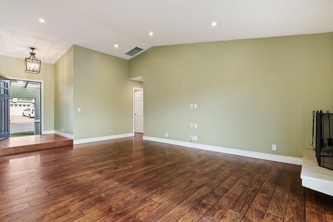 Foto del edificio - Great single story home in Benicia With All Utilities Included