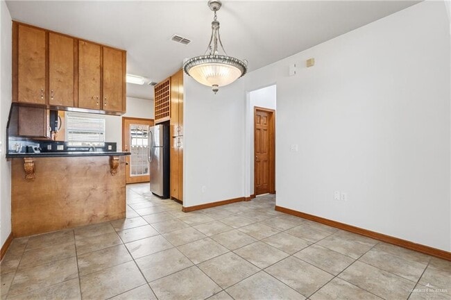 Building Photo - 14 E Olympia Ave