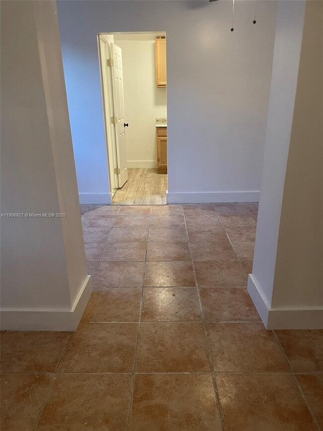 Foto del edificio - 746 NE 80th St