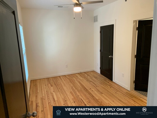 Building Photo - 214 N Cedar St