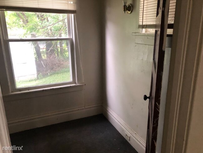 Building Photo - 4 br, 2 bath House - 2010 N Prospect Rd A ...