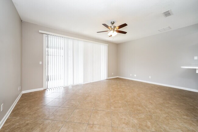 Building Photo - 5860 Sandstone Way