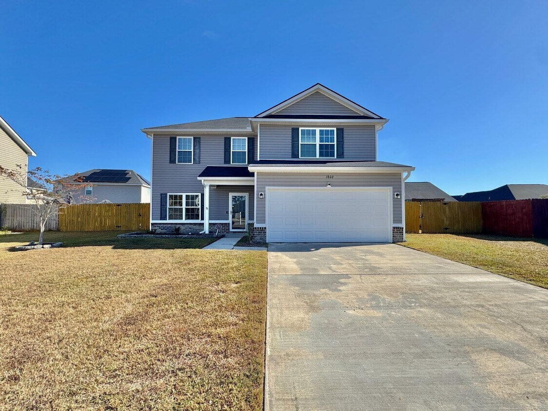 Foto principal - MOVE-IN READY! [PET FRIENDLY]