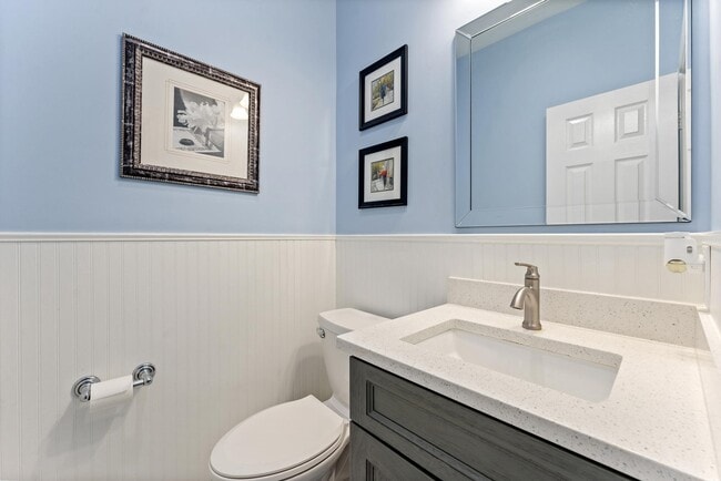 Building Photo - 44247 Mossy Brook Square