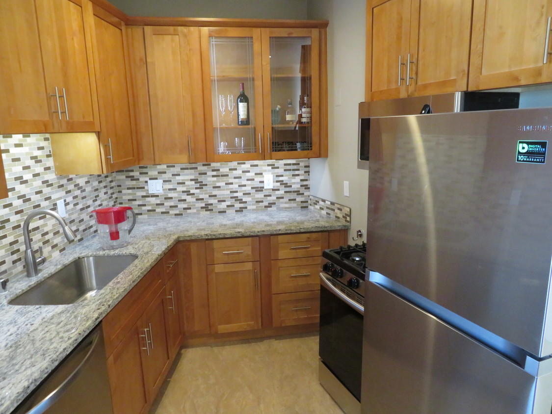Foto principal - 5160 Claremont Ave