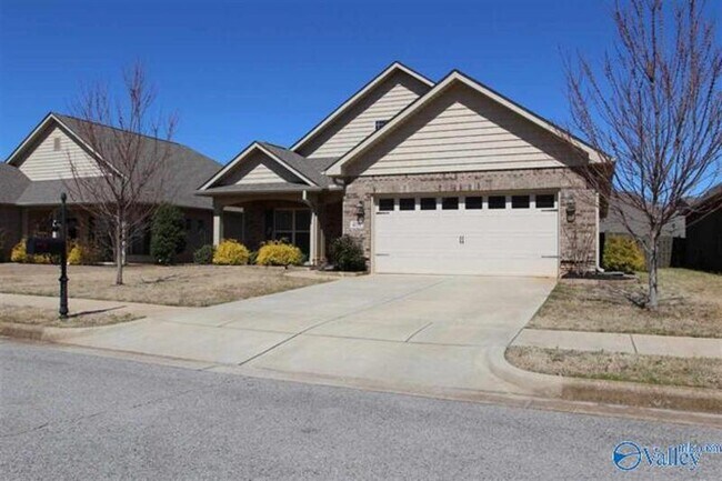 Foto del edificio - 408 Bay Tree Ln SW