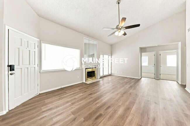 Foto del edificio - 3 Bedroom Pet-Friendly Home in Phoenix, AZ with Main Street Renewal