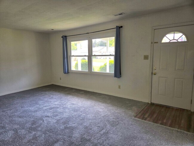 Foto del edificio - Move In Ready!