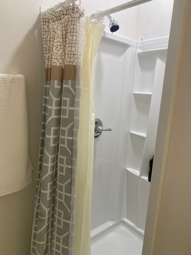 Foto del edificio - 6003 Pleasant Pond Pl