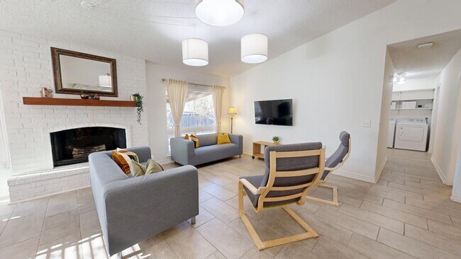 Foto del edificio - 12827 Independence Ave