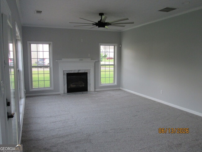 Building Photo - 305 Sunderland Cir