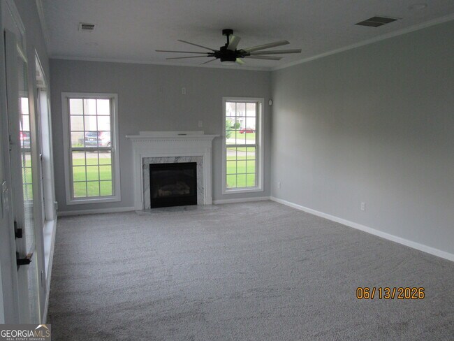Foto del edificio - 305 Sunderland Cir