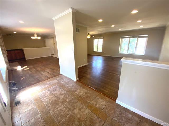 Foto del edificio - 476 Brightspur Ln