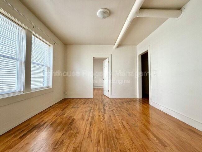 Foto del edificio - 744 M.L.K. Jr St SE