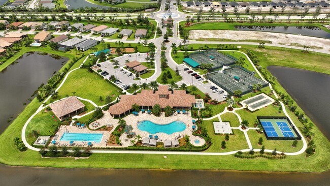 Foto del edificio - 828 SE Villandry Way