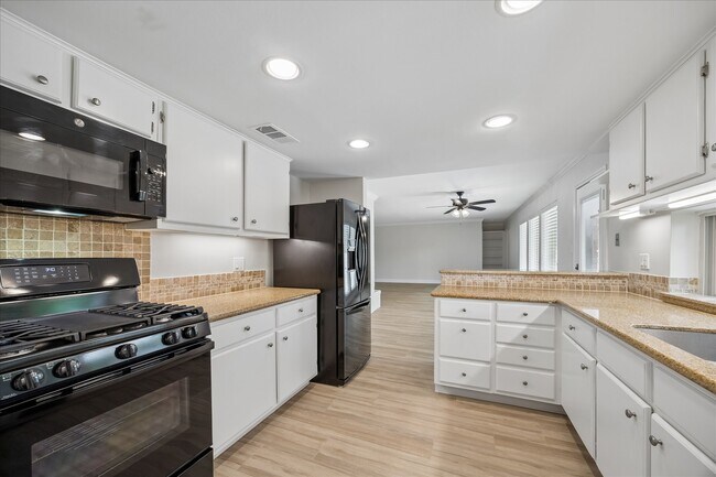 Foto del edificio - 12427 Brandywyne Dr