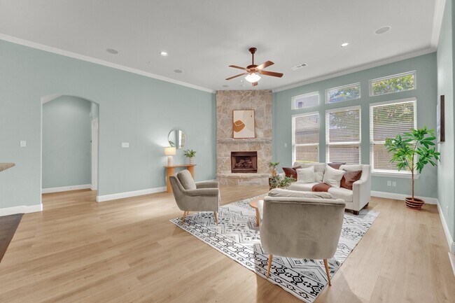 Foto del edificio - 444 Wildwood Dr