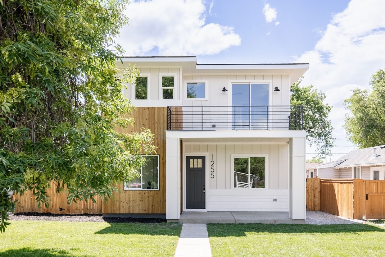 Primary Photo - New Construction 4BD, 3BA Home with 2-Car ...